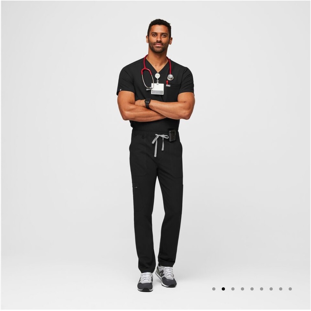 Men’s medium FIGS scrub set black